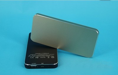 輕盈予力，質感隨行——蘋果iPhone 5高端聚合物移動電源體驗